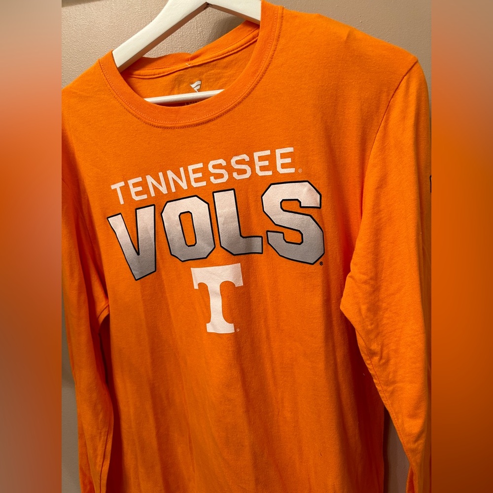 NEW Tennessee Volunteers long sleeved shirt